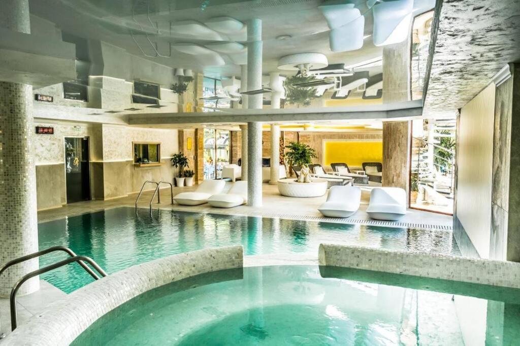 Luxury Apartment 'Rich' Welingrad Exterior foto